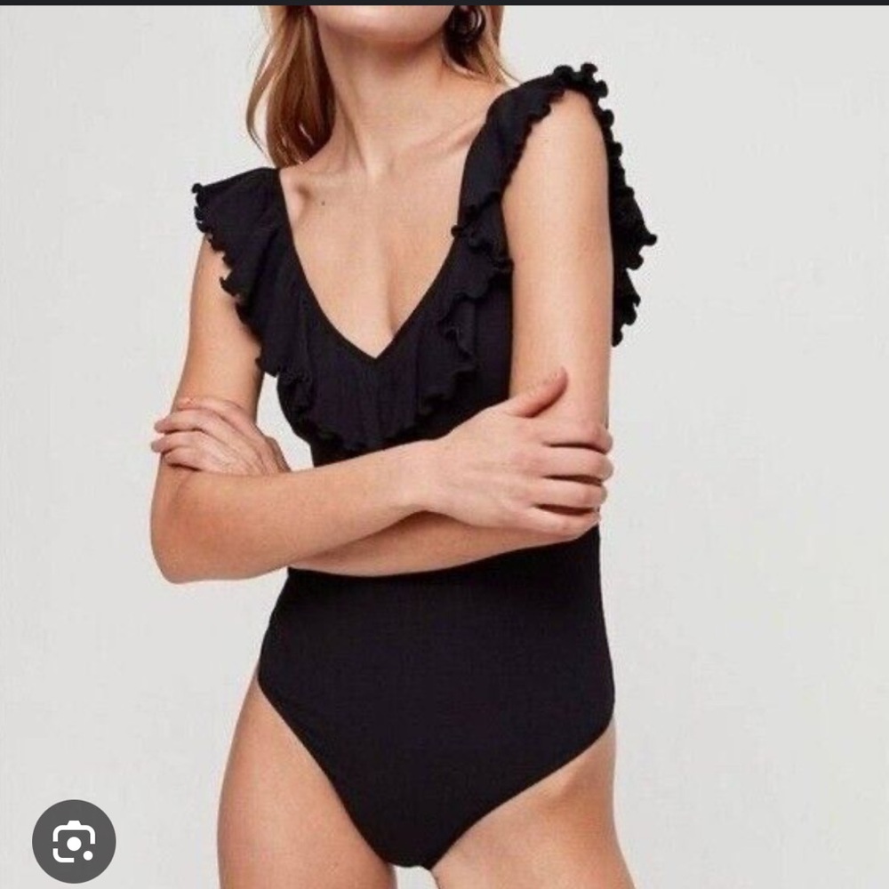 Aritzia Wilfred black ruffle body suit